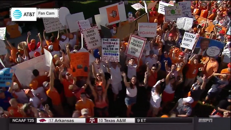 Illustration for article titled Tebow Jokes: Your Knoxville College GameDay Sign Roundup